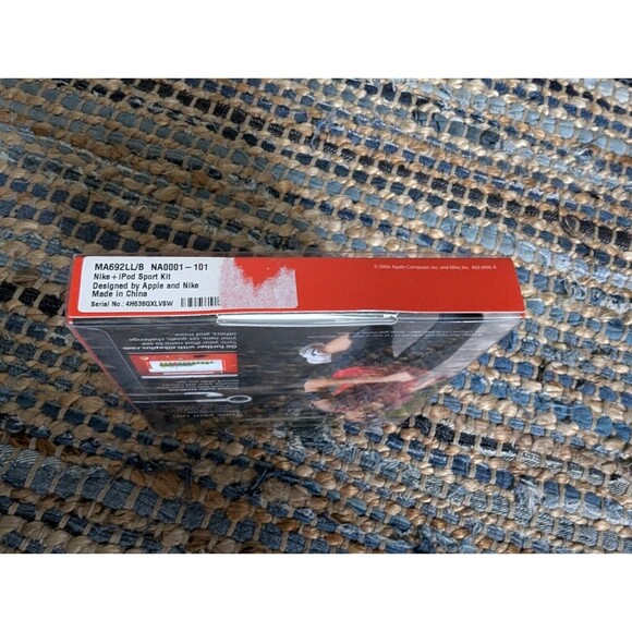 NIKE+ Plus ipod Sport Shoe Kit Sensor Wireless Kit MA365LL/B APPLE iPOD Nano - Picture 3 of 3